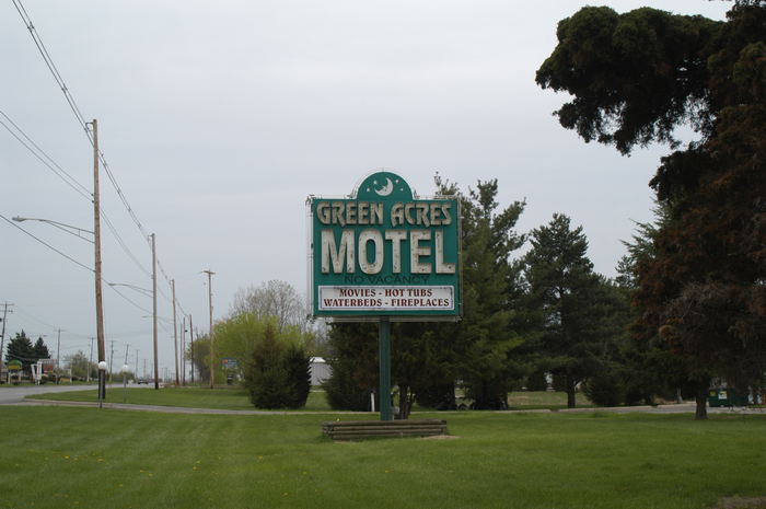 Green Acres Motel - 2003 Photo